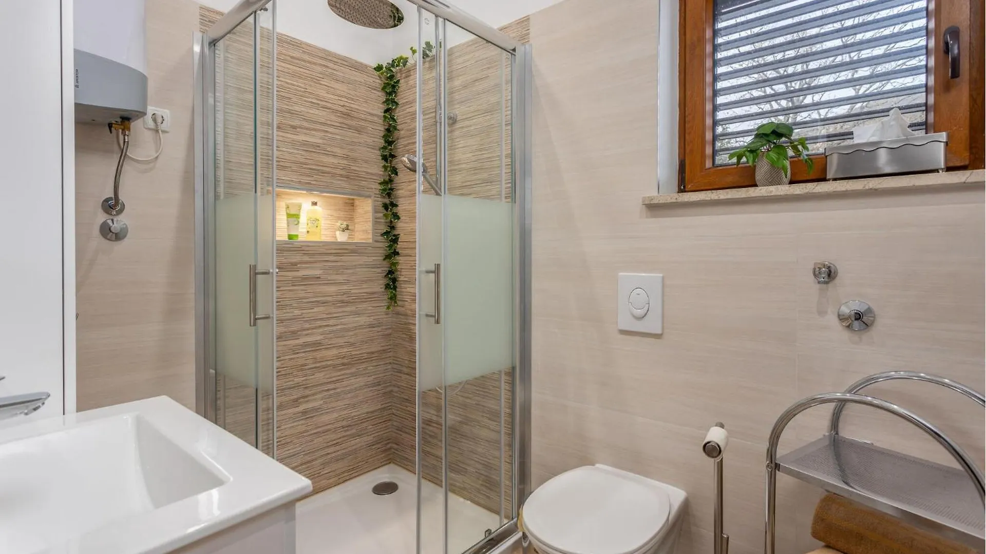 Awesome Apartment In Lovran With House Sea View